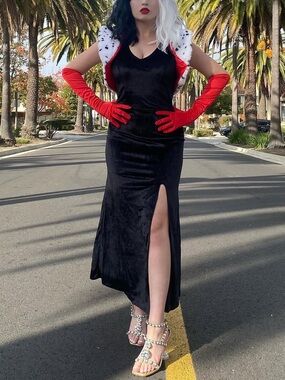 Halloween cosplay Cruella Deville 101 Dalmatian’s Disney costume